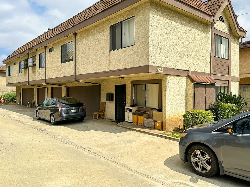 922 S Benito Ave