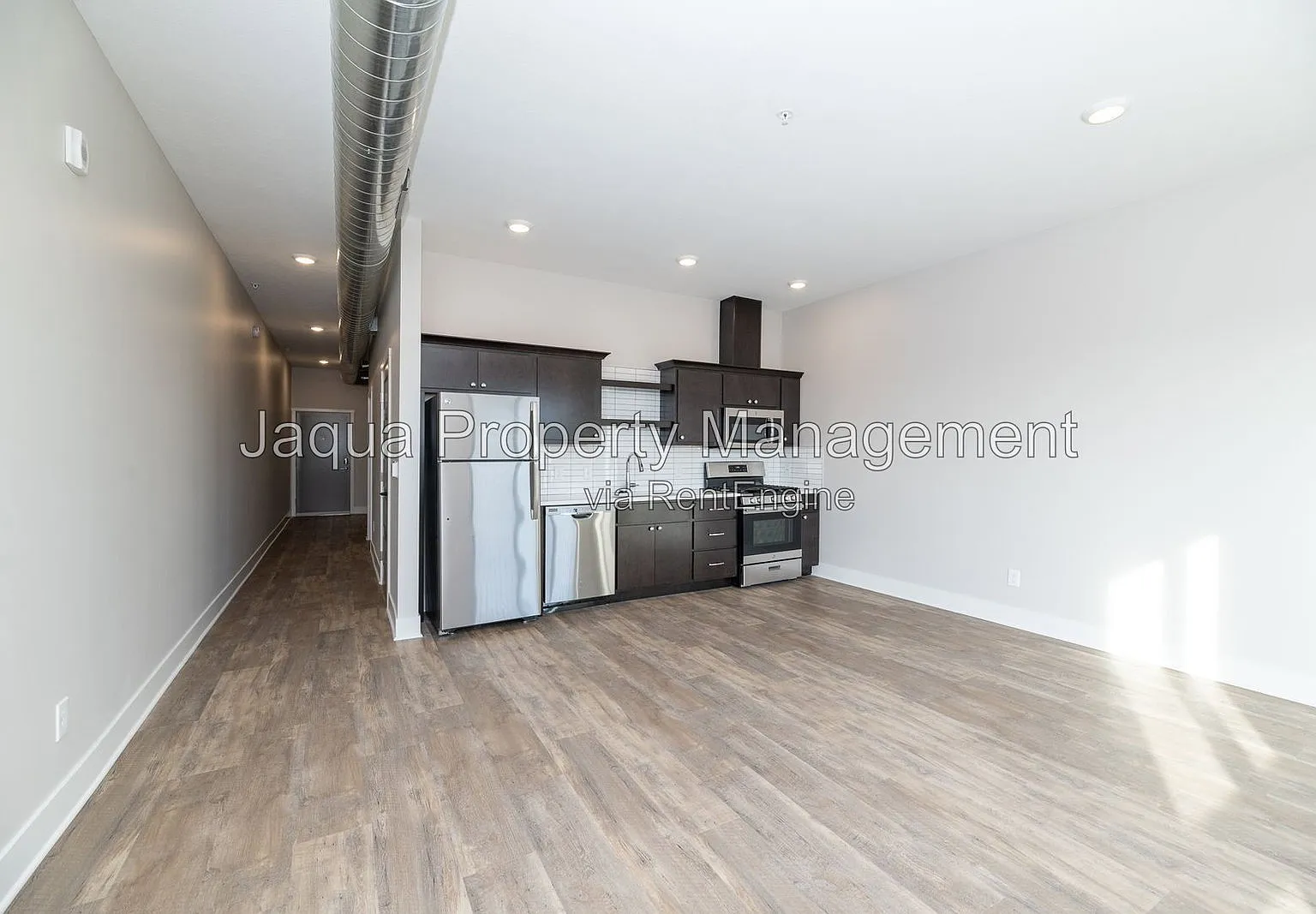 1 bed, 1.0 bath, 775 sqft, $1,695 — Photo 1