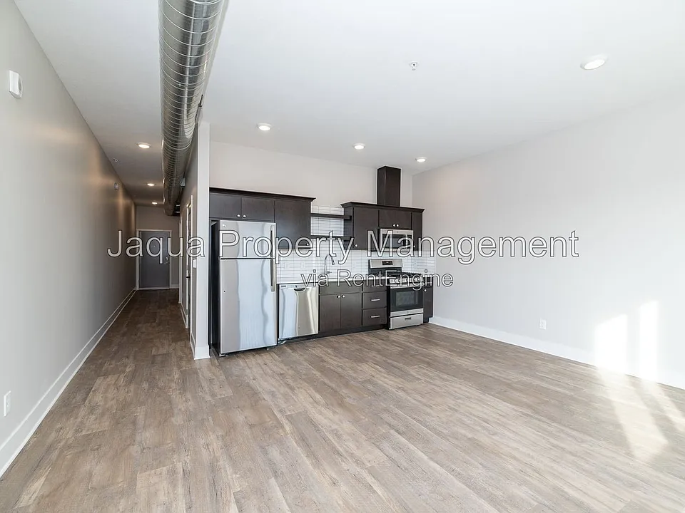 335 Center St #204
