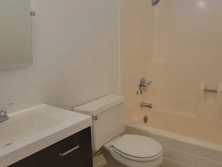 201 Upper Terrace Dr — Photo 2