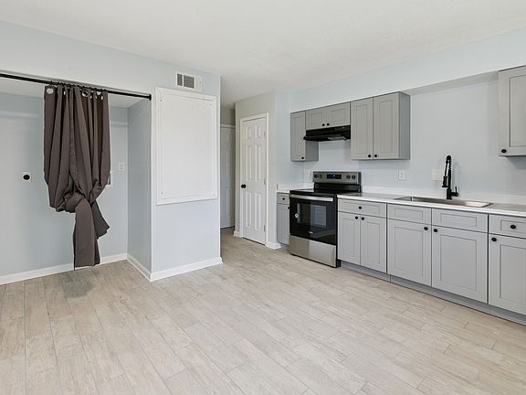 3rd image of 1116 Tallow Tree Ln APT 9