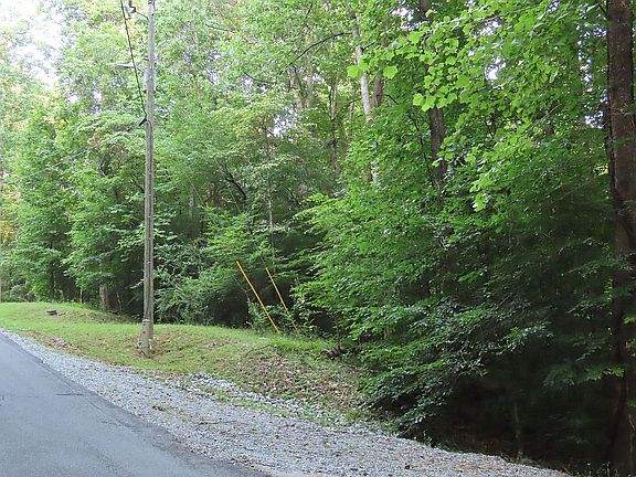4th image of 6518 Lakeshore Dr