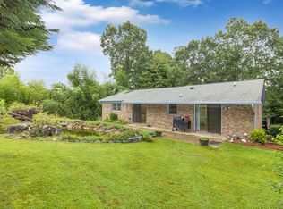 212 Haywood Knolls Dr, Hendersonville, NC 28791