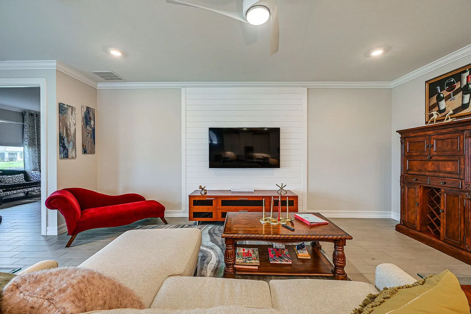 4 bed, 2.0 bath, 2098 sqft, $9,821 — Photo 3