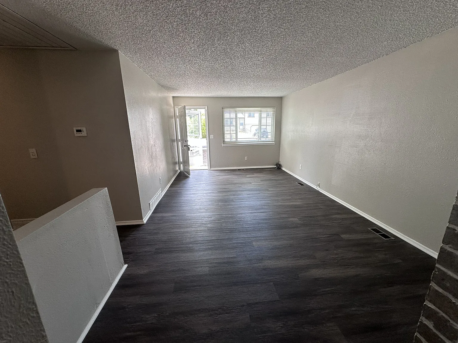 5 bed, 1984 sqft, $3,100 — Photo 2