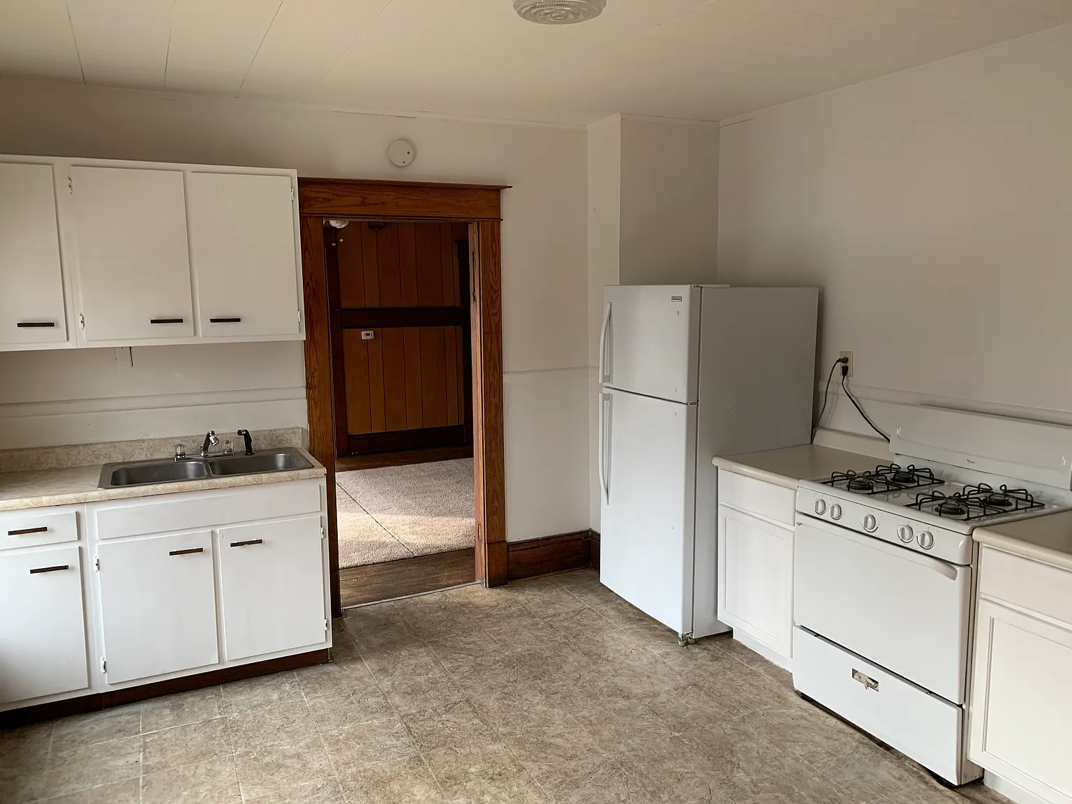 2 bed, 1500 sqft, $1,300 — Photo 3