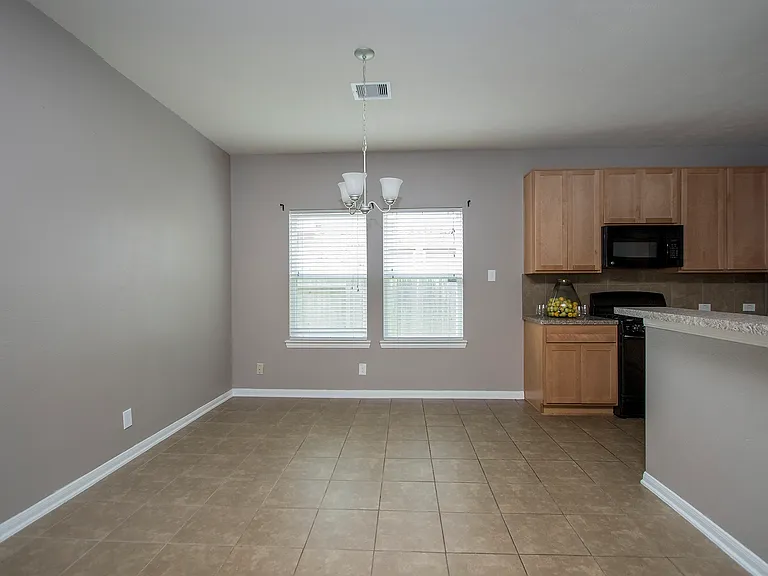 2209 Onyx Ct — Photo 16
