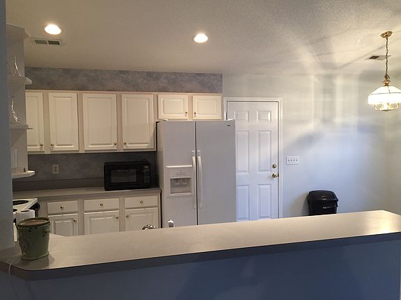 4th image of 703 Bancroft Dr