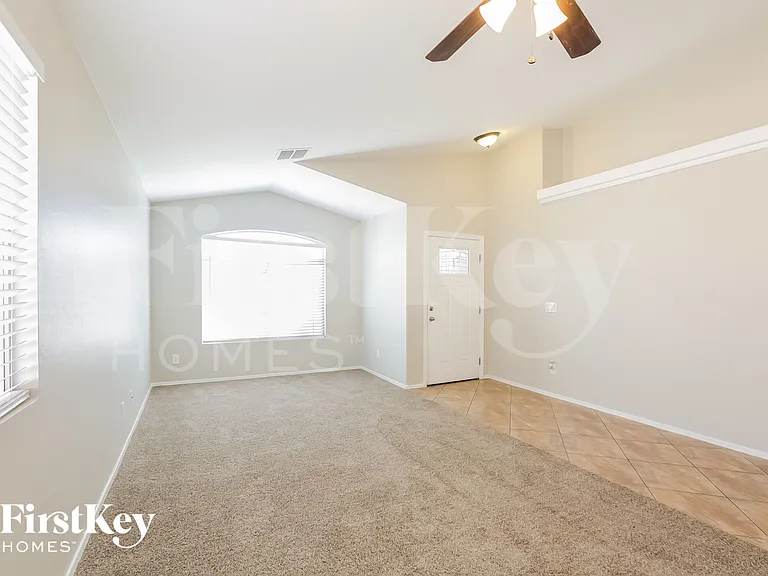 1820 S 106th Ln — Photo 5