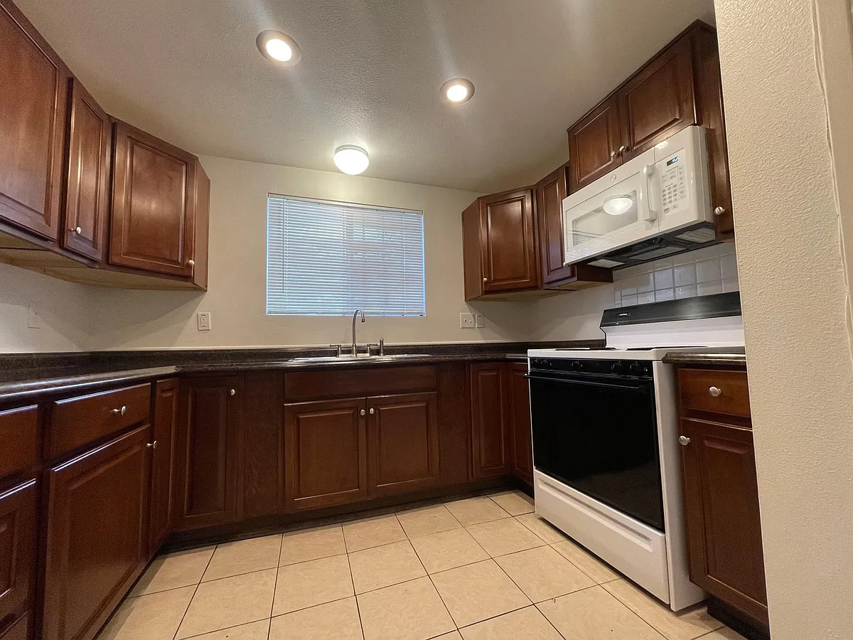Building Photo - 3772 Arnold Ave #1