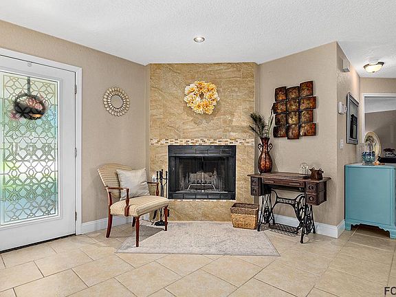 4th image of 47 Patchogue Ln