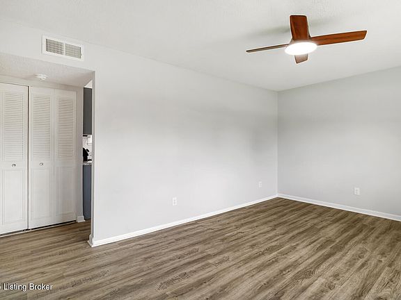 3rd image of 9609 Scarborough Ave