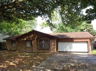 9206 Mahoning Dr, Houston, TX 77074
