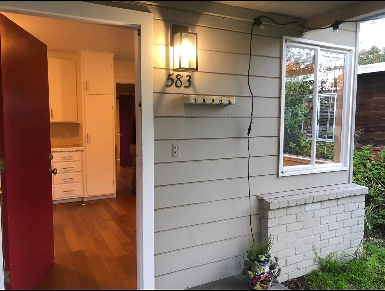 583 6th Ave — Photo 3