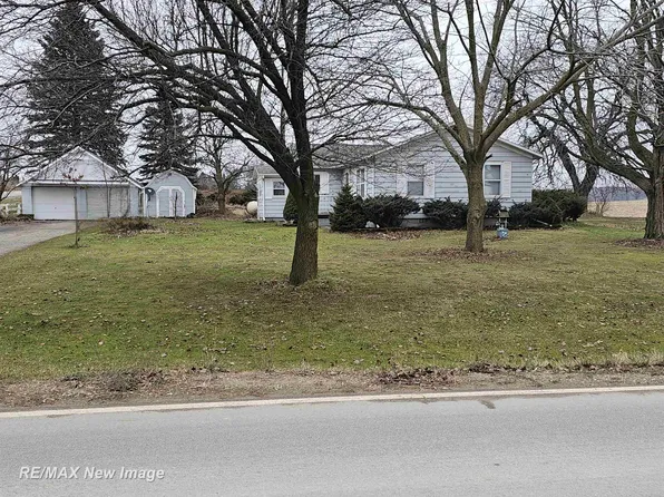 3511 Phelps Lake Rd, Mayville, MI 48744