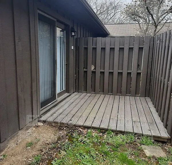 888 W Locust St #A — Photo 10