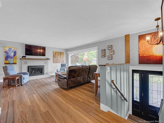 3rd image of 111 Charles St