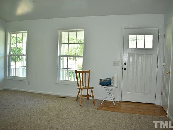 5th image of 409 Seaton Dr
