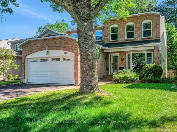 126 Dossetter Way, Ottawa, ON K1G 4S5