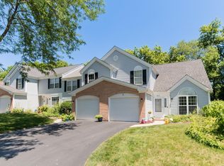 822 N Constitution Ave, Island Lake, IL 60042