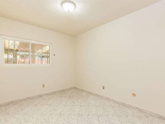4th image of 1903 Isla Del Carmen Way