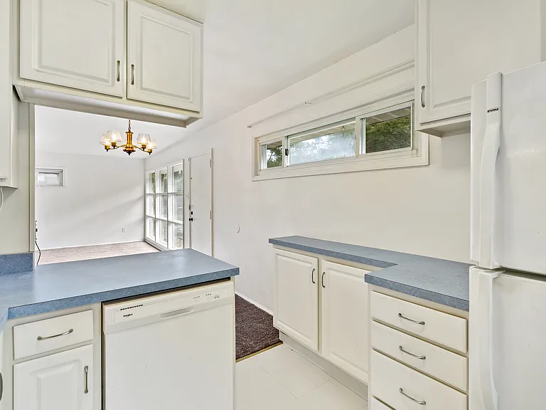 801 Jefferson Rd — Photo 10