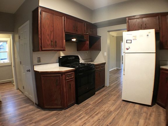 Lots of cabinetry and storage for those that like to cook!
