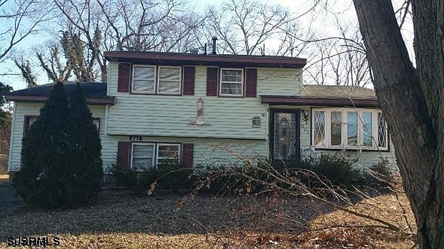 2nd image of 901 Cheltenham Dr