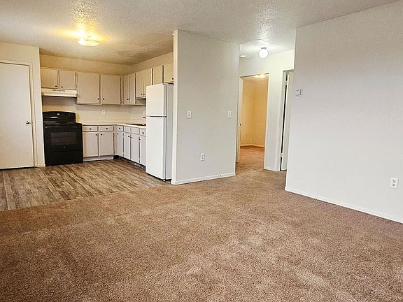 3rd image of 2100 Westdale Dr SW #4002-4