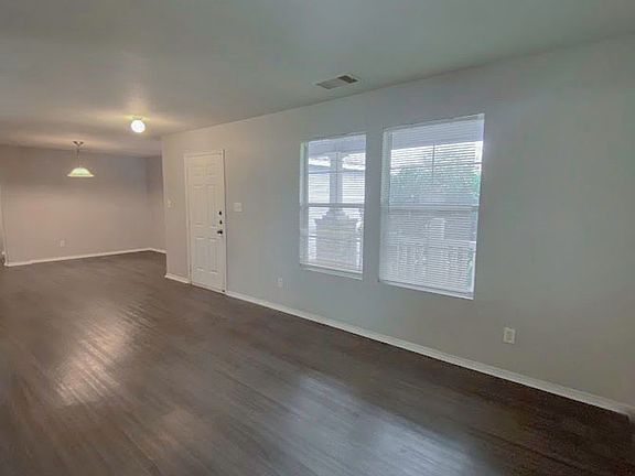 2nd image of 1339 Sunbend Fls