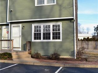 5804 Post Rd APT 10, Warwick, RI 02818