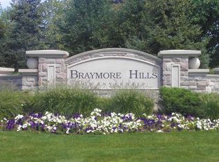 910 Livingston Ln, Inverness, IL 60010