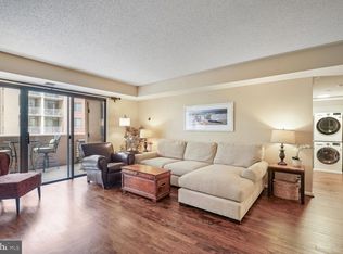 1301 N Courthouse Rd APT 610, Arlington, VA 22201