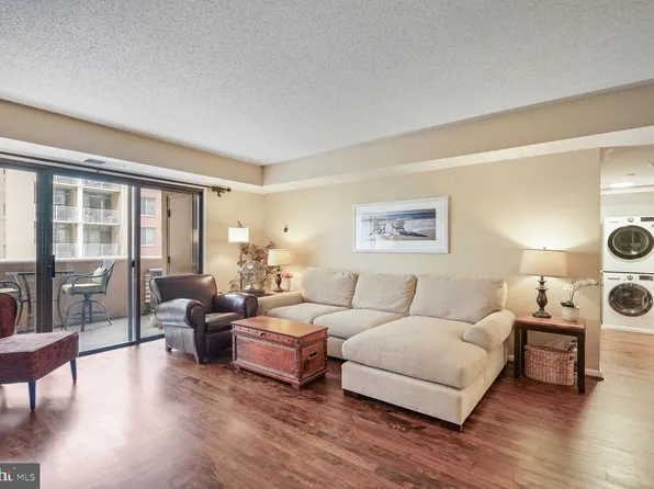 1301 N Courthouse Rd APT 610, Arlington, VA 22201
