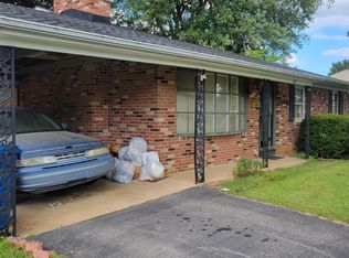 17604 Meadowood Dr, Hagerstown, MD 21740