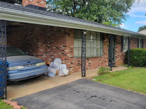 17604 Meadowood Dr, Hagerstown, MD 21740