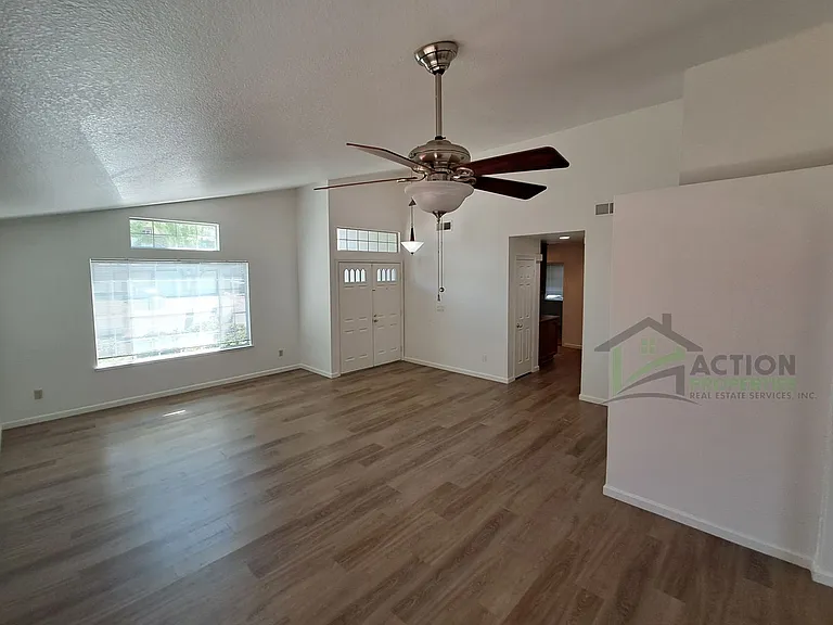 3835 Hunters Glen Pl — Photo 15