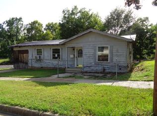 312 S Trinity St, Gilmer, TX 75644