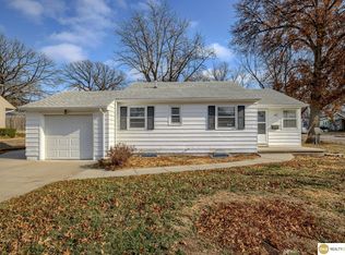 5225 S 80th St, Ralston, NE 68127