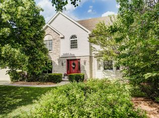5866 Apple Meadow Dr, Sylvania, OH 43560