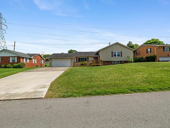 3rd image of 1095 Radford Dr