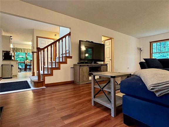 5th image of 3271 Goff Rd