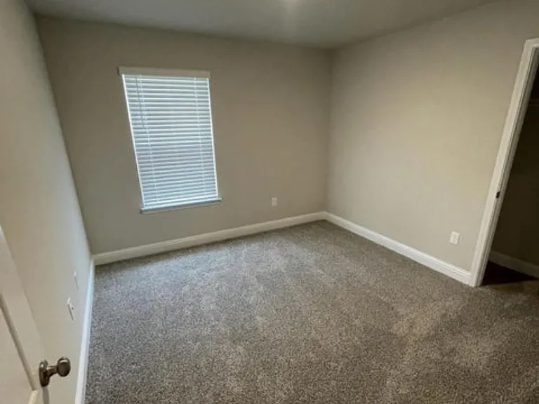 5440 Leeds Ln — Photo 14