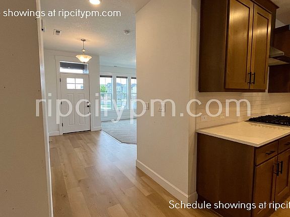 4th image of 3928 SE 77th Ave