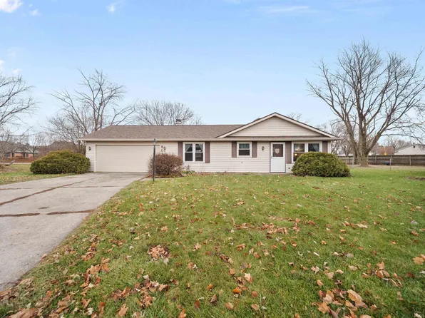 8026 Meadows Ct, Fort Wayne, IN 46815