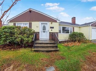 33 Melton St, Cranston, RI 02920