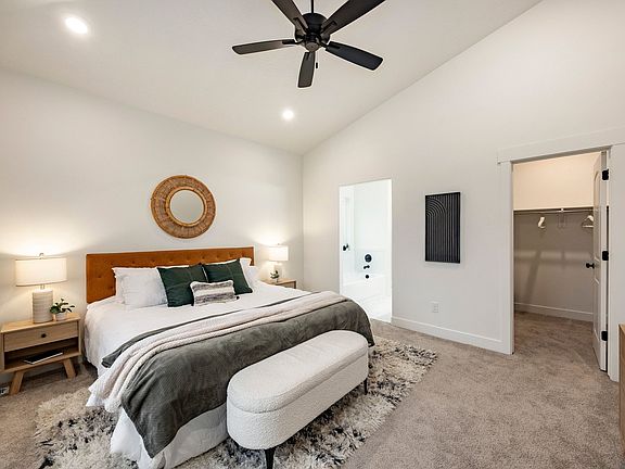 4th image of 1636 E Groundhog Ln