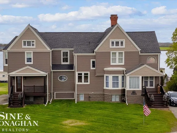 1337 Oakland Ave, Saint Clair, MI 48079