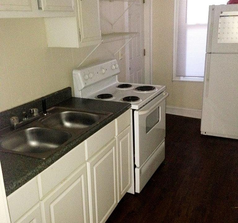 1st image of 302 W Main St APT 4