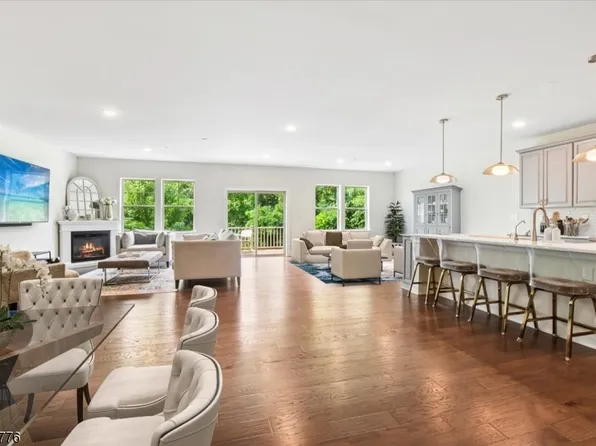 3 Albie Dr, Mountain Lakes Boro, NJ 07046